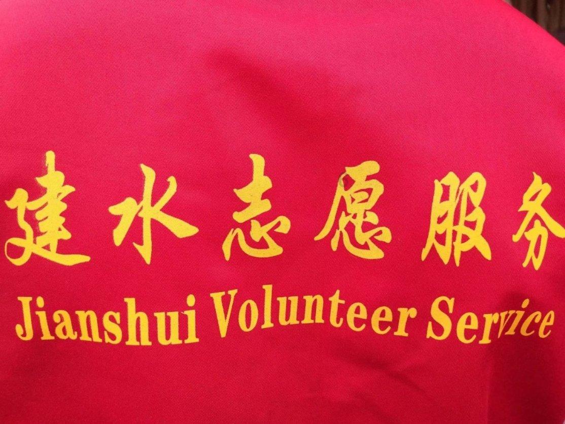 我被人用花瓶打了脑门缝了二十几针，诊断为开放性颅骨骨折.打人者对方已拘留，该怎么处理？游戏画面